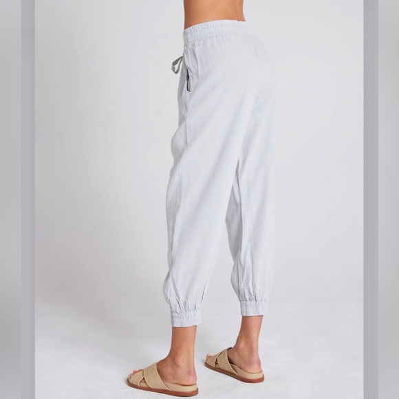 bella dahl drawstring joggers - Picture 3 of 12